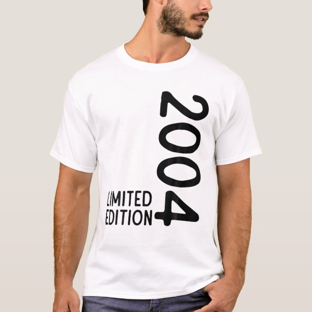 18:e födelsedag 18 år 2004 Funny Gift T Shirt (Framsida)