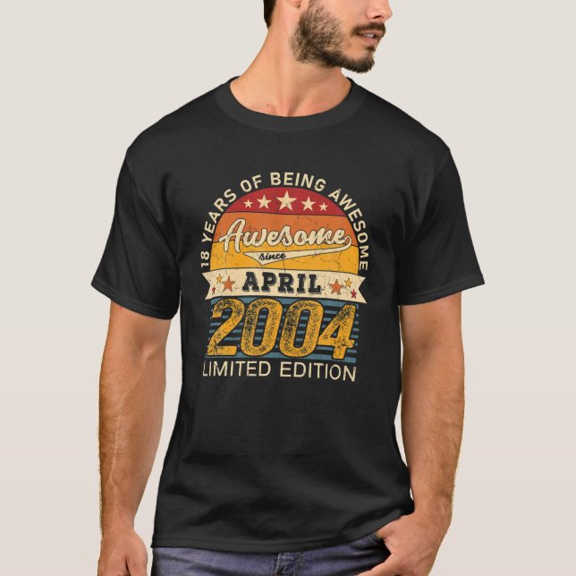 18:e födelsedag april 2022 18 år Born 2004 Limite T Shirt (Framsida)