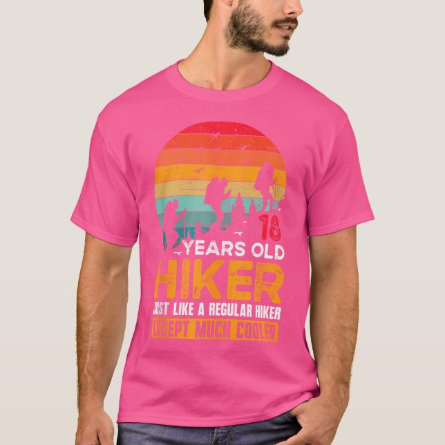 18:e födelsedag Hiker Mountain 18 år gammal hiking T Shirt (Framsida)