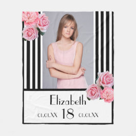 18:e födelsedag svartvit blommigt av rand fleecefilt