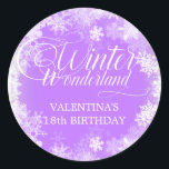 18:e födelsedag Vinter Wonderland Snowflake Favor Runt Klistermärke<br><div class="desc">Elegantens vinterland 18:e födelsedagsinbjudan har en vacker kalligrafi omgiven av en lush snöflake och snö gräns. Snöflingor går mot söt bakgrund för mjuk lila. Du kan faktiskt ändra bakgrunden färg till valfritt färg. Winter Wonderland kan inte ändras, men all återstående text kan redigeras. Denna punkt är en del av Winter...</div>