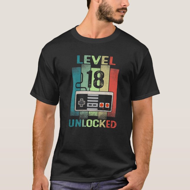 18:e födelsedagsnivån 18 olåst videospelare 18 år t shirt (Framsida)