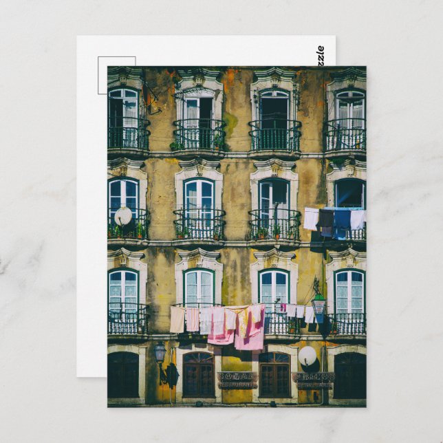 18-tals förfallen byggnad i Alfama-distriktet. Lis Vykort (Fram/baksida)