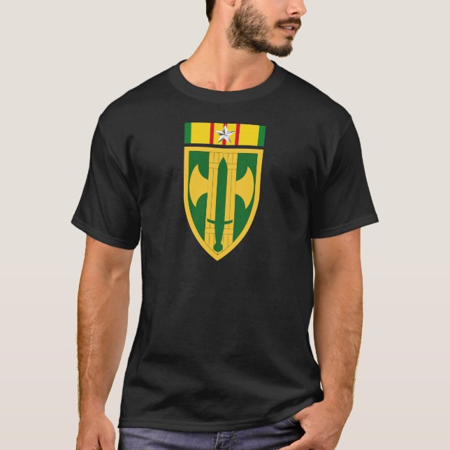18th Militär polisbrigad Vietnam - silverstjärna Tee (Framsida)