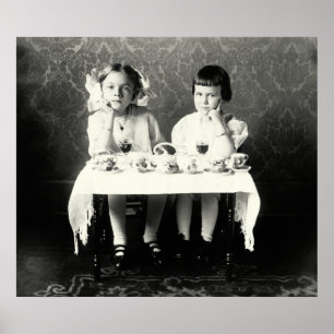 1900 Girlkompistea Party Poster