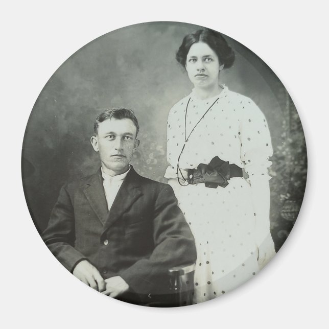 1914 B&W Photo Couple Image, Backe RPPC Magnet (Framsidan)