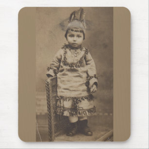 1920-talet RPPC - en liten indian Musmatta
