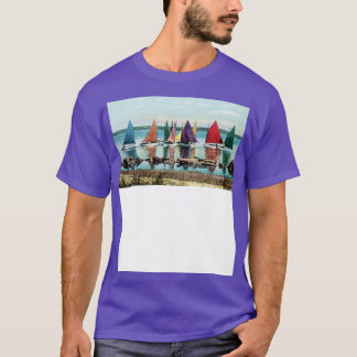 1925 Segelbåtars regnbåge Nantucket T Shirt