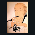 1930-talets Art Deco Mode Era Poster<br><div class="desc">Denna häpnadsväckande bild av Art Deco, som hämtats från en tidskrift från 1933, visar en kvinna med ett kluster av druvor, färg i hennes läppstift. Det ser ut som om det ritades i skuggor av makeup-tonat färg, nästan sepialiknande, och det skildrar verkligen den gamla tidens glamor och stil. Perfektens gåva...</div>