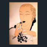 1930-talets Art Deco Mode Era Poster<br><div class="desc">Denna häpnadsväckande bild av Art Deco, som hämtats från en tidskrift från 1933, visar en kvinna med ett kluster av druvor, färg i hennes läppstift. Det ser ut som om det ritades i skuggor av makeup-tonat färg, nästan sepialiknande, och det skildrar verkligen den gamla tidens glamor och stil. Perfektens gåva...</div>