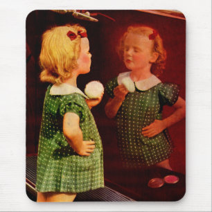 1930-talets lilla flicka tittar i spegel musmatta