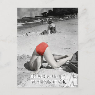 1950:s Beach Guy Man Head i Sand Photograph Vykort