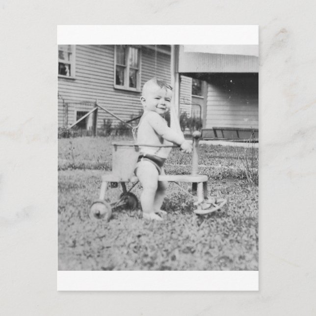 1950's Child in Walker Vykort (Framsida)