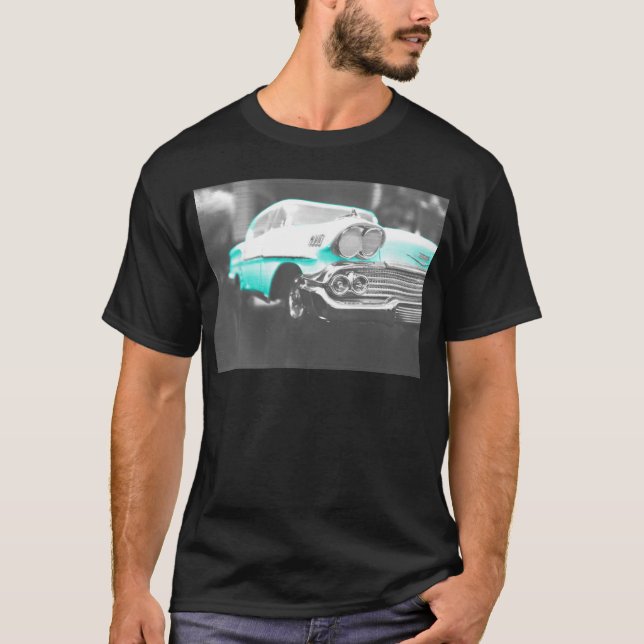 1958 chevy impala ljust blå klassisk bil t-shirt (Framsida)