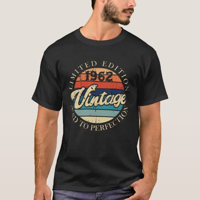 1962 Retro 60s and 70s Hippie Bday T Shirt (Framsida)