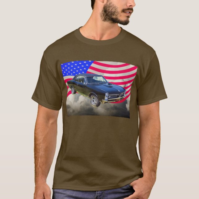1967 Pontiac GTO och amerikanska flaggan Tee Shirt (Framsida)