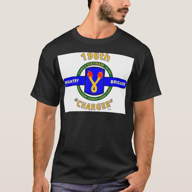 196TH INFANTERIBRIGAD "UPPLADDARE" VIETNAM TEE (Framsida)