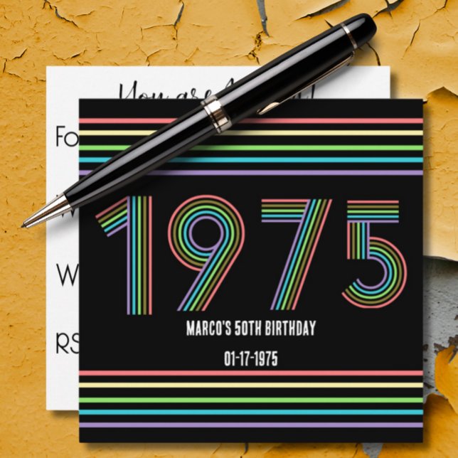 1975 Retro Vintage Regnbåge 50:e födelsedagssvart Inbjudningar (Skapare uppladdad)