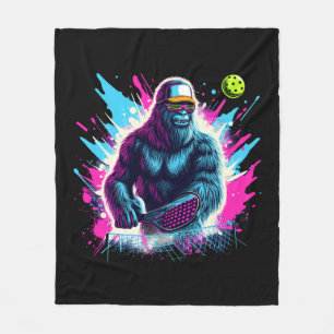 1980-talets Bigfoot Sasquatch spelar Pickleball 2 Fleecefilt