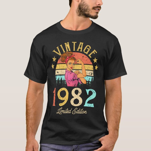 1982 ingiven 1982 40:e födelsedagen Kvinnor 40 år  T Shirt (Framsida)