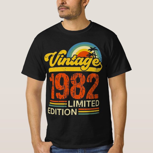 1982 Limited Edition Retro Födelsedag T Shirt (Framsida)