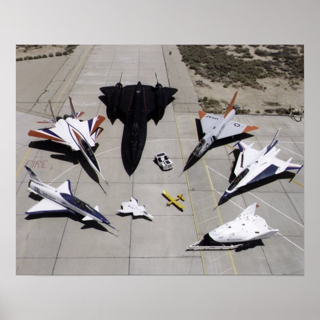 1997 års flotta av Dryden Research Aircraft på ram Poster (Framsidan)