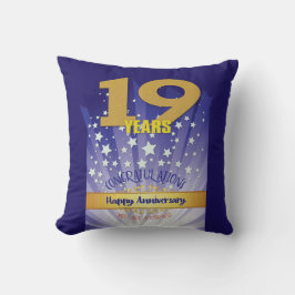 19-årig ANPASSAD NAMN 12-stegsårsdag, stort nummer Kudde