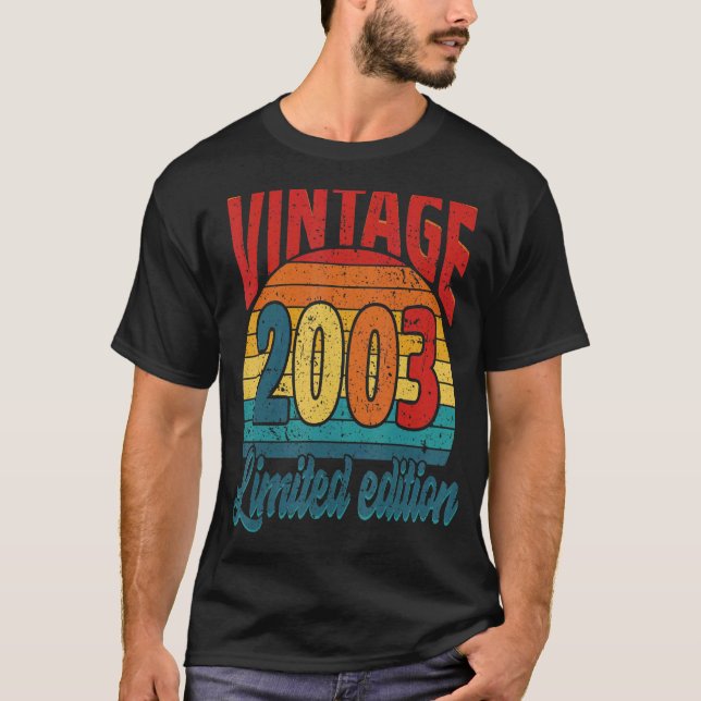 19 ÅRS Vintage 2003 19 Födelsedag T Shirt (Framsida)