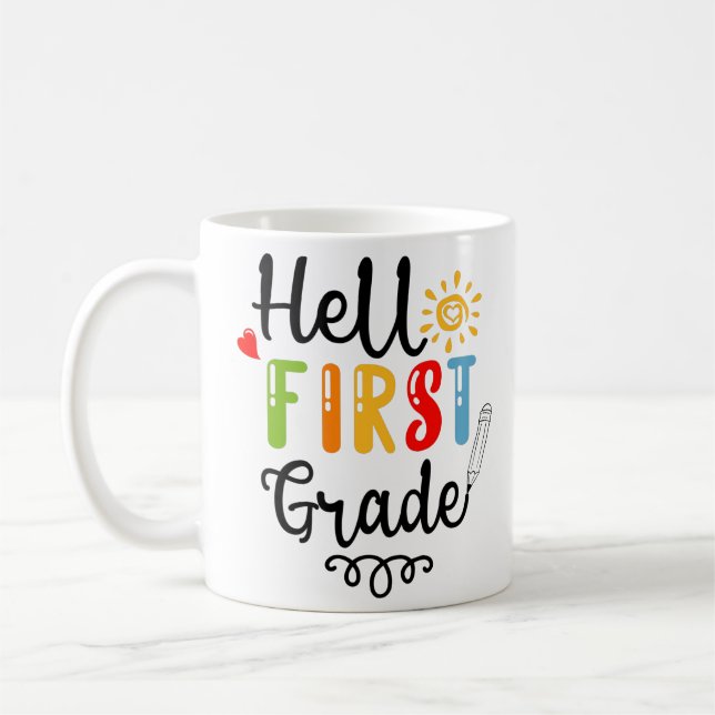 1/2- Hej Första Klass T-Shirt, Första Klass Elev Kaffemugg (Vänster)