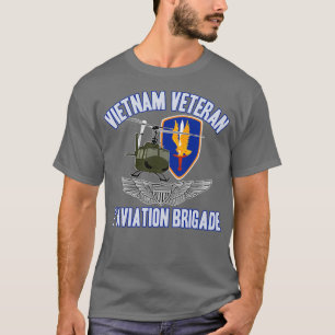 1:a Avn Bde UH1 Huey w Pilot Vingar T Shirt