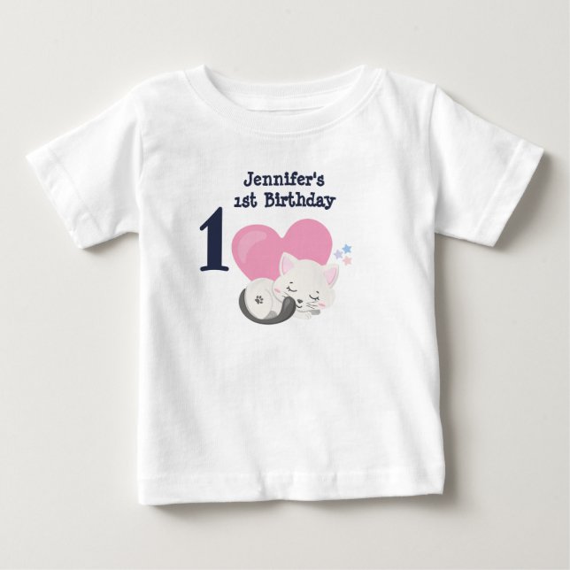 1:a födelsedag Cute White Kattunge-sömnad T Shirt (Framsida)