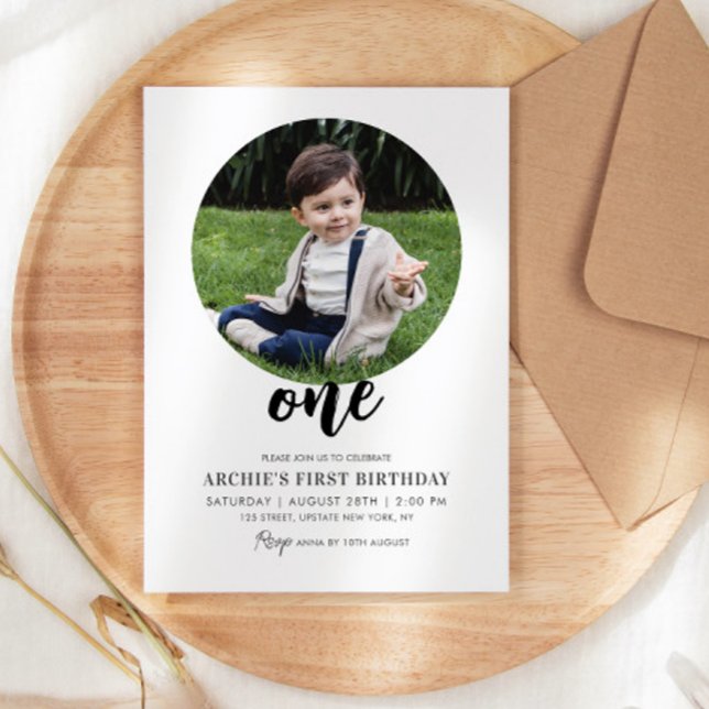 1:a födelsedag Foto Enkel Modern Minimal Bild Inbjudningar (1st birthday invitations modern simple photo invitation template first birthday ONE)