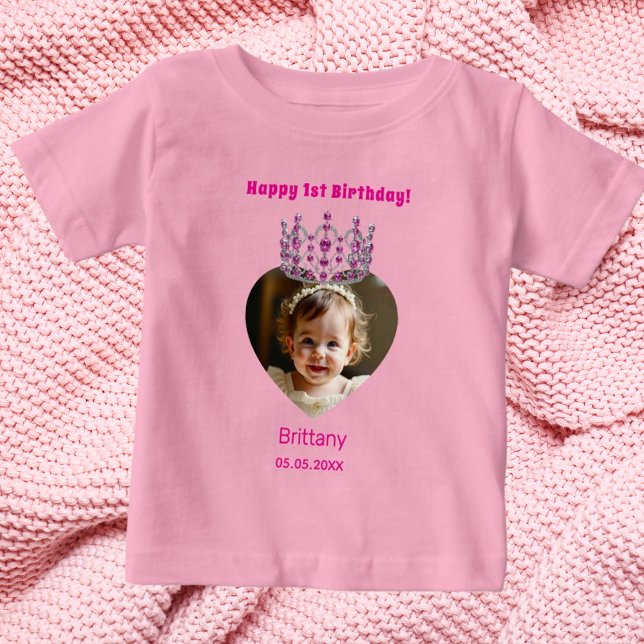 1:a födelsedag rosa namn fototiara flicka t shirt (Skapare uppladdad)