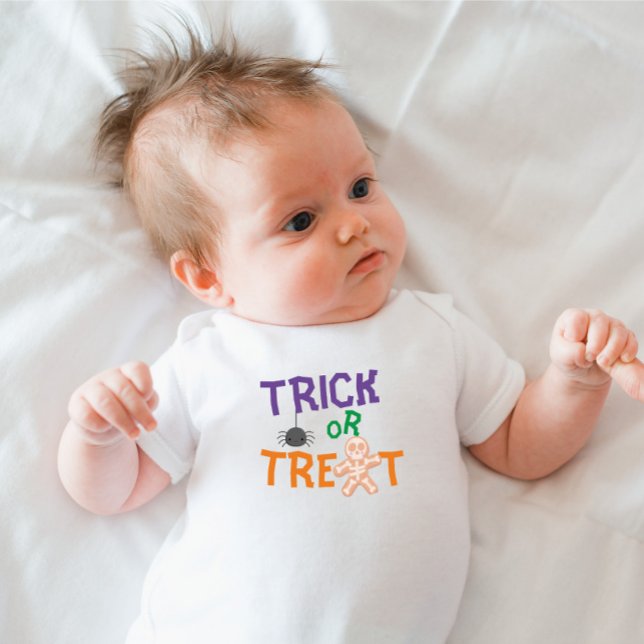 1:a Halloween Cute Bus eller godis T Shirt (1st Halloween Trick or Treat baby bodysuit)