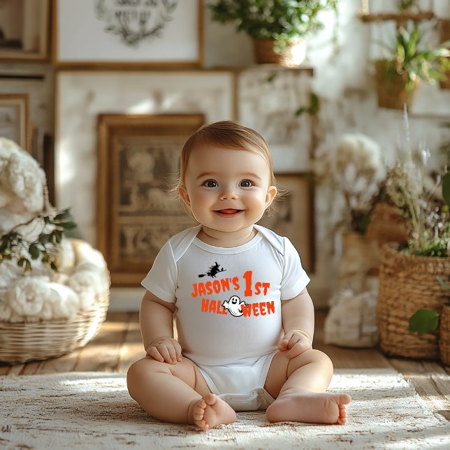 1:a Halloween-orangens typografi-häxa T Shirt (Skapare uppladdad)
