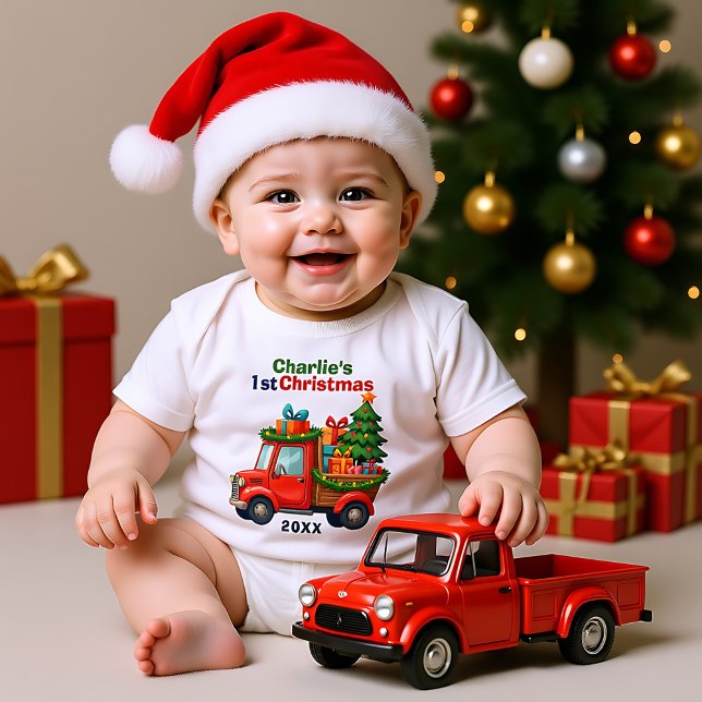 1:a jul, cowboytext, Trädtransport & presentboll T Shirt (1st Christmas, cown text, Tree Haulin’ & Gift Ball Baby Bodysuit)