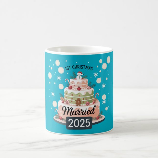 1:a julen gifta 2025 | Festiv högtidsbakelse Kaffemugg (Center)