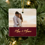 1:a jultomten, gift nyans, fotokeramik julgransprydnad keramik<br><div class="desc">Första julen som Mr. Och mrs,  golden neon lettering,  fotokeramisk prydnadssaké av helgdag. Samordna uppbackningen av nystjärnan mönster.</div>