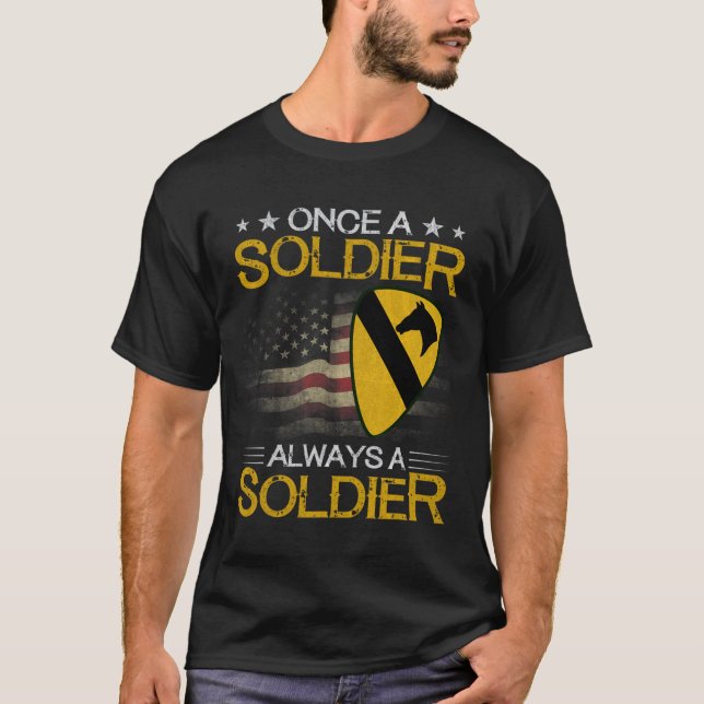 1:a kavalleridivisionen Veteran Alltid soldat Mili T Shirt (Framsida)