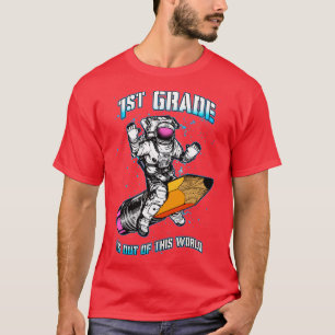 1:a Klass är ur denna världsastronaut tillbaka til T Shirt