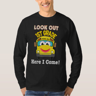 1:a klass här kommer jag skolbuss första tillbaka t shirt