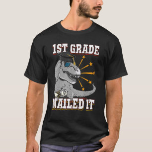 1:a Klass, Nail it Rex Dinosaur Graduat T Shirt