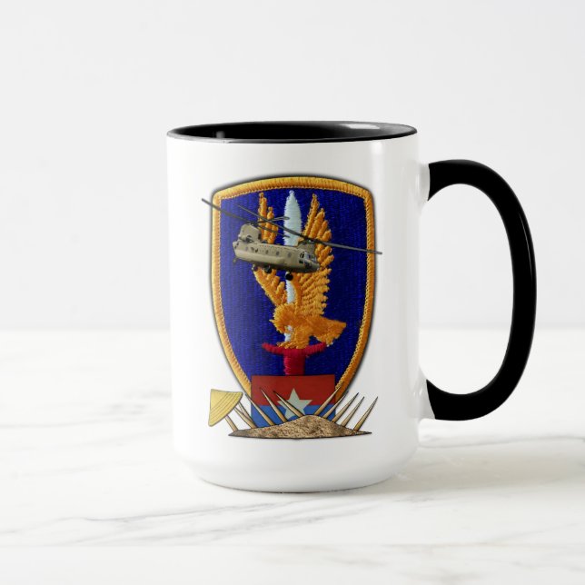 1:a luftfarten AVN BDE Vietnam Nam Krig Mugg (Höger)