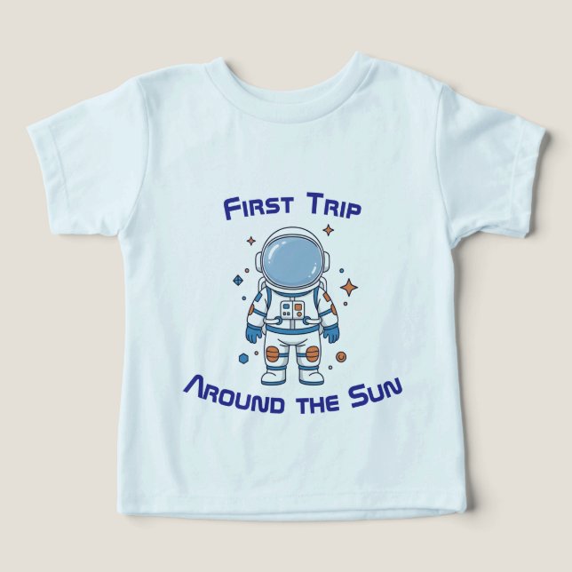 1:a Resa runt Sol-födelsedag Astronaut T Shirt (Design Framsida)