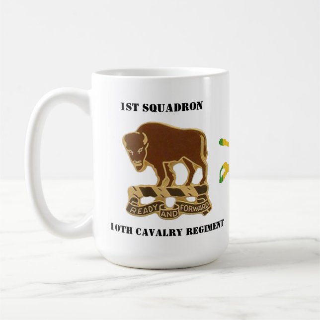 1:a Squadron-, 10:e Cavalry Insignia- och VSM-sabe Kaffemugg (Vänster)