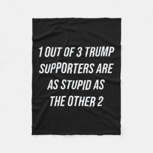 1 av 3 Trump-supportrar är lika tröga som operativ Fleecefilt