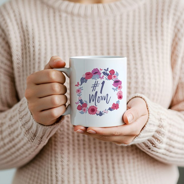 #1 Blommigt för Mamma av  Butterfly Rosa WAN Kaffemugg (#1 Mom Brush Script Floral Butterfly Pink Wreath Coffee Mug)