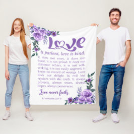 1 Corinthians 13:4-8 Kärlek är Blommigt för Lila a Fleecefilt