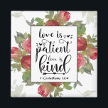 1 Corinthians 13:4 Kärlek är Patient Kärlek är Kin Magnet<br><div class="desc">I den inspirerande citatteckenskriften med hjärtan och pilmagnet visas en blommigt i avslappnaden stil med  med enkel elegant röd och rosa ros,  bär och grönsak. Den har Bible Verse 1 Corinthians 13:4,  "Kärlek är Patient Kärlek är Kind."</div>