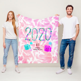 #1 Essential Quarantine Item i Rosa 2 Fleecefilt